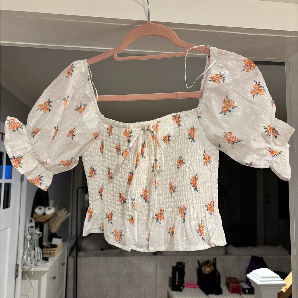 Medium floral blouse. New never worn